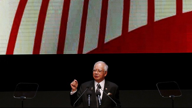 PM Malaysia, Najib Razak, akan memberikan dana bantuan sebesar 10 juta ringgit, atau Rp35 miliar kepada pemerintah daerah Sabah untuk pemulihan pasca gempa.