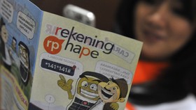 Rekening Hape Incar Warga di Pinggiran Kota