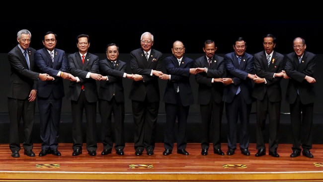 Sengkarut klaim di Laut China Selatan sama sekali tak disinggung dalam komunike bersama pertemuan ASEAN yang dilaksanakan di Laos pada 23-26 Juli lalu.