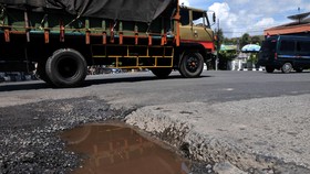 Driver Ojol Tewas Tertancap Besi Gerobak Gegara Lubang Jalan di Bogor
