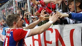 Rekor Penghibur Lara Bastian Schweinsteiger