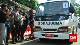 Polisi Setop Ambulans Kedapatan Bawa Rombongan Wisawatan di Sukabumi