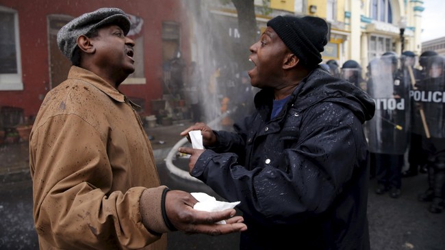 Warga Kulit Hitam Tewas di Tangan Polisi, Baltimore Rusuh