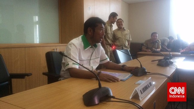 Lulung beralasan karena pada periode DPRD 2009-2014 lalu ia hanya bertugas selama 2,5 tahun di Komisi E yang membidangi kesejahteraan rakyat.