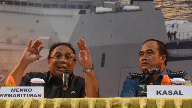 Kemenko Maritim minta kenaikan anggaran belanjanya digandakan menjadi Rp 255 miliar, sedangkan Kemenko Pemberdayaan Manusia dan Kebudayaan minta Rp 421 miliar.