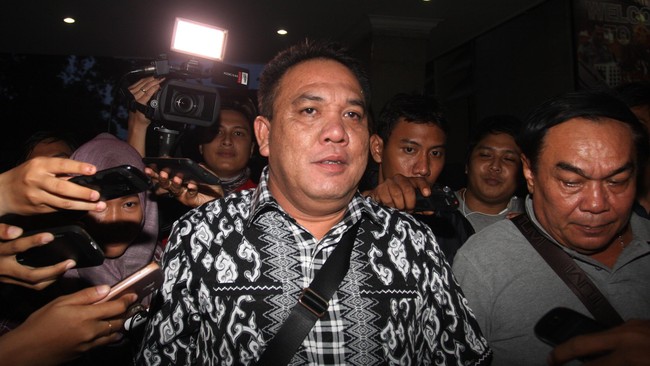 Meski telah mengumumkan nama Fahmi Zulfikar dan M.Firmansyah sebagai tersangka kasus korupsi pengadaan UPS, Bareskrim belum menjadwalkan pemeriksaan pertama.