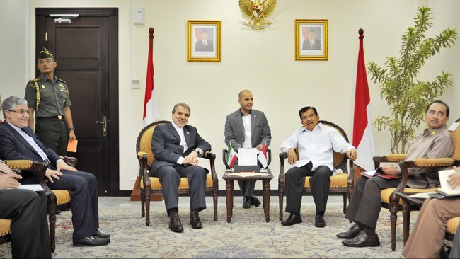 Kerja sama kedua negara sempat tertunda selama lima tahun, imbas dari sanksi yang diterapkan Barat terhadap program nuklir Iran.