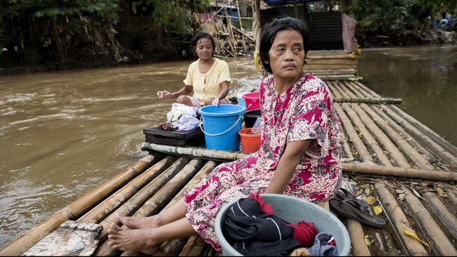 Fahira: Warga Ciliwung Bukan Penyebab Banjir Jakarta Menurut Anggota DPD asal DKI Jakarta Fahira Idris, warga yang tinggal di bantaran Ciliwung juga korban kesalahan pendekatan pembangunan Jakarta.