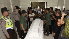 Cerita Para Pengantar Zainal hingga Liang Lahat