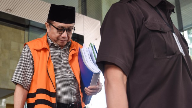 Proyek tersebut dikoordinasikan tangan kanan Waryono sekaligus Kepala Bidang Pemindahtanganan, Penghapusan dan Pemanfaatan Barang Milik Negara.