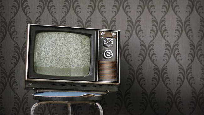 Sebuah riset menunjukkan bahwa penonton televisi kini lebih betah di depan ponsel, dibanding menonton tayangan televisi.