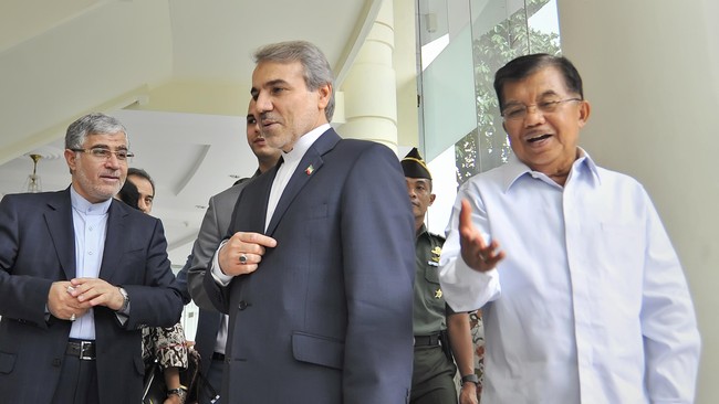 Wapres Iran Bidang Manajemen dan Perencanaan Mohammad Bagher Nobakht  menyambangi Jusuf Kalla dalam kunjungannya ke Indonesia pekan ini.