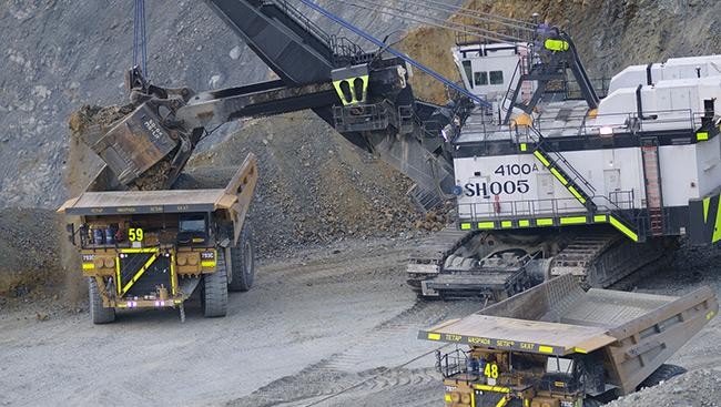 Kementerian ESDM masih menanti komitmen investasi Freeport seperti yang ditunjukkan oleh PT Amman Mineral Nusa Tenggara.