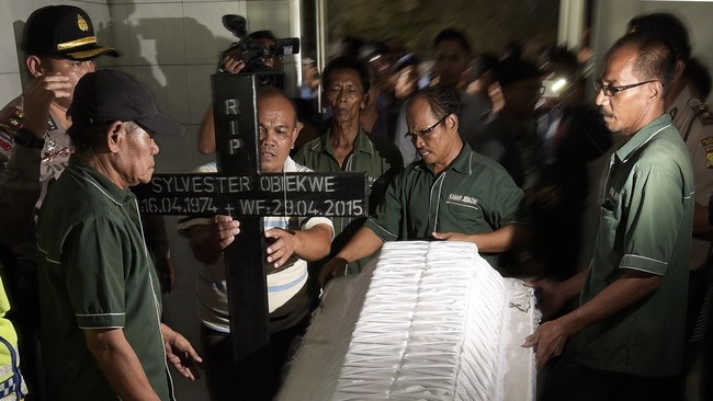 Melalui kuasa hukumnya, Sylvester juga mengucapkan terima kasih untuk Indonesia karena dengan seperti ini hidupnya jadi lebih berwarna sebelum meninggal.