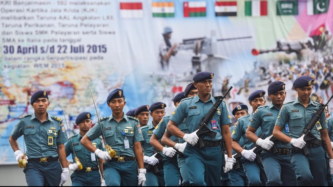 Anggota TNI aktif menurut mantan anggota Pansel KPK Imam Prasodjo bisa saja mendaftar asal saat terpilih nanti ia mundur dari kedinasan TNI.