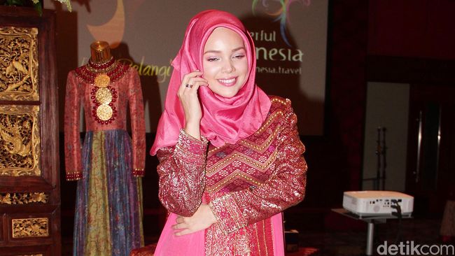 Di bulan Ramadan kali ini, Dewi Sandra ingin memperdalam kemampuan membaca Al-Qurannya.