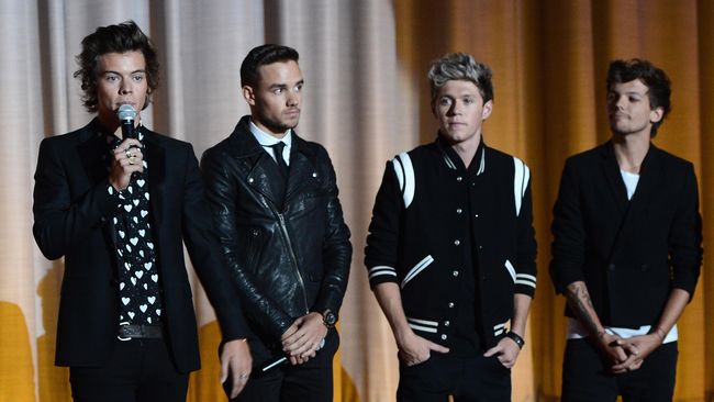 Sejak awal dirilis, Perfect sudah menampakkan kesempurnaannya, termasuk menyempurnakan pamor One Direction di atas seniornya, The Beatles.