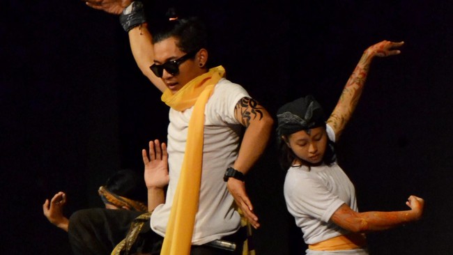 Liuk Gemulai Tarian Dunia