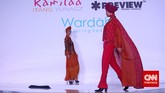Melihat Baju Lebaran Karya Itang Yunasz di Pasar Tanah Abang Itang Yunasz memang sudah dikenal sebagai desainer busana ready to wear yang menjangkau pasar menengah bawah. Salah satu tokonya ada di Pasar Tanah Abang.