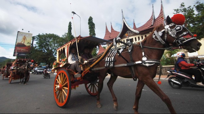 Pemprov buka suara usai digeledah Kejaksaan Tinggi terkait dugaan kasus korupsi di Dinas Pendidikan Sumbar pada 2021.