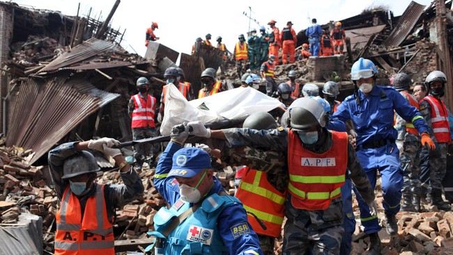 Pasca gempa di Nepal, pencarian warga negara Indonesia masih terus dilakukan pada Jumat (1/5) hingga ke sejumlah lokasi seperti rumah sakit dan bandara