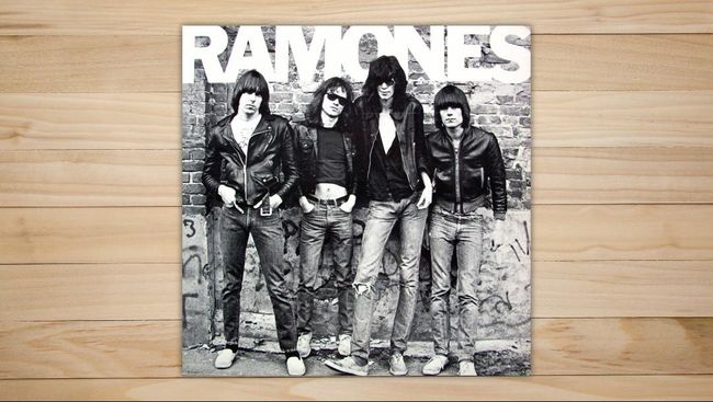 Tidak ada yang tak mengenal Ramones, tapi belum tentu ada yang mengenal Danny Fields, manajer yang membantu mereka melahirkan punk rock.