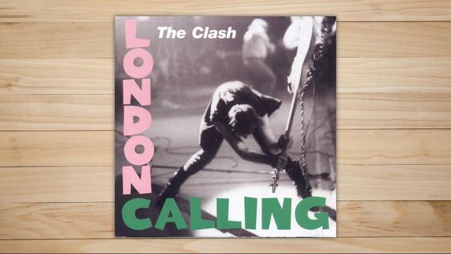 Sejak bertemu dengan Noel Gallagher 'Oasis' dan Joe Strummer 'The Clash', Tom DeLonge merasa tidak lagi mengotak-otakan genre musik.