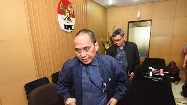 Plt Wakil Ketua KPK Indriyanto Seno Aji menyatakan kebijakan kepala daerah merupakan otoritas dan ranah hukum administrasi negara.
