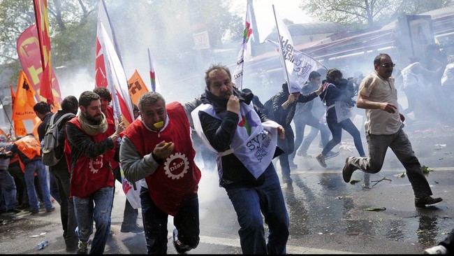 Ribuan buruh mengabaikan larangan Presiden Tayyip Erdogan untuk turun ke jalan.