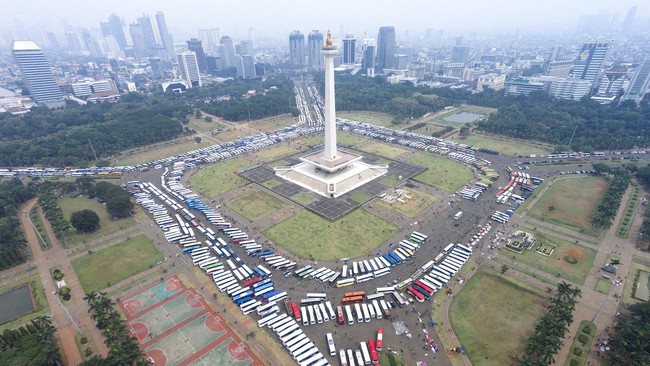 Hari Kebangkitan Nasional yang jatuh pada Rabu ini, (20/5), akan disambut oleh ribuan pengunjuk rasa dari berbagai elemen masyarakat dan mahasiswa.