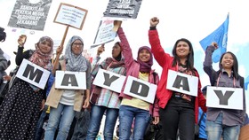Buruh Sudah Berkumpul, Polisi Mulai Berjaga