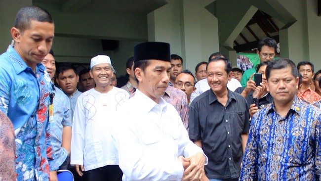 Presiden Jokowi telah memerintahkan Kapolri agar tak menahan penyidik KPK Novel Baswedan. Namun hingga siang ini, Sabtu (2/5), Novel belum dibebaskan.