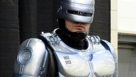 Mulai 2017 Dubai Operasikan Robot Polisi