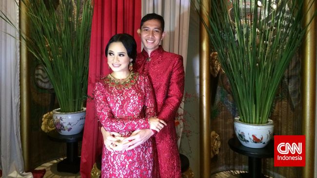 Tepat pada ulang tahun ke-30 Andien Aisyah, sang suami, Ippe "menculik" istrinya dan membawanya keliling sambil menutup mata. Kejutan apa yang menantinya?