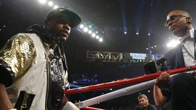 Mayweather Jr.: Saya Juga Cedera, Tapi Saya Menang
