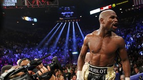 Ronaldo Tak Bisa Susul Rekening Bank Mayweather Jr.
