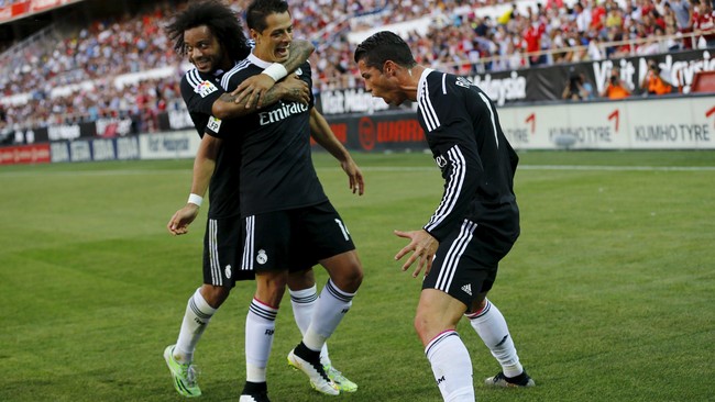 Dengan pertandingan La Liga menyisakan satu laga, Ronaldo masih unggul empat gol atas rivalnya yang memperkuat Barcelona, Lionel Messi.