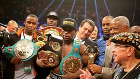 Mayweather Jr. Memang Layak Menang Angka Mutlak