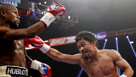 Pacquiao Tunggu Mayweather Kembali dari Pensiun