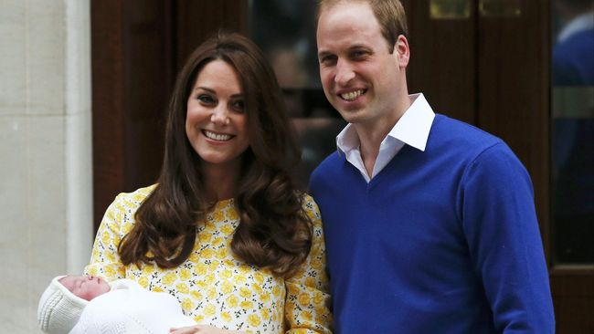 Kemunculan Kate Middleton setelah melahirkan buah hatinya tak hanya menjadi topik panas perbincangan seantero dunia, tapi juga inspirasi untuk berbelanja.