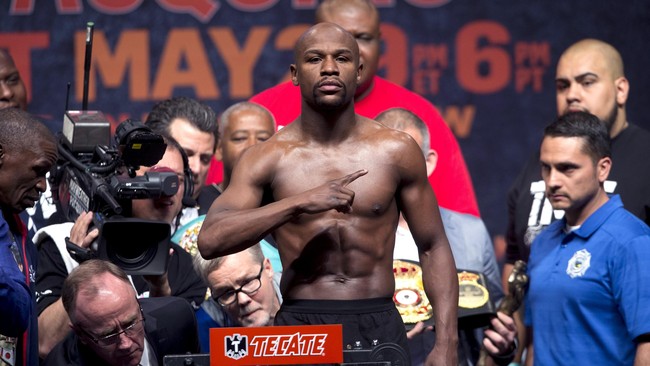Ketika Floyd Mayweather Jr. bertarung dalam delapan tahun terakhir, sering kali terdengar alunan lagu kebangsaan Meksiko meski ia bukan berasal dari negara itu.