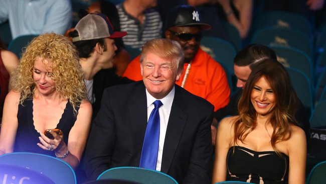 Donald Trump tak menghadiri pemilihan Miss USA, karena sibuk berkampanye atau menghindari sorotan karena komentar rasis?