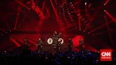 Aksi Fantastis Super Junior di Atas Panggung Boy band Korea Super Junior menggelar konser mereka yang bertajuk Super Show 6. Aksi panggung dan suara mereka sukses membius para ELF, penggemarnya.