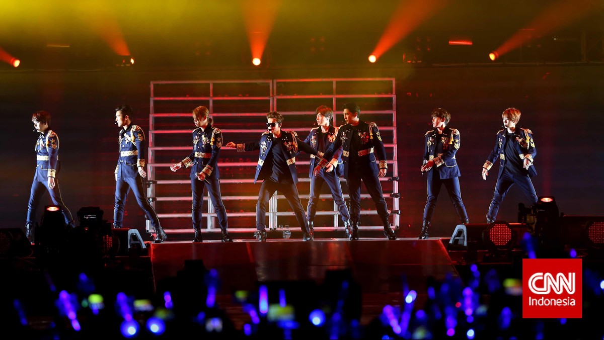 Aksi Fantastis Super Junior di Atas Panggung