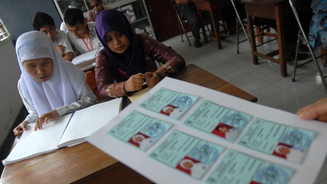 Bea Cukai Akan Bebaskan Alat Belajar Siswa Tunanetra SLB Usai Tertahan Direktorat Jenderal Bea dan Cukai Bandara Soekarno-Hatta (Soetta) memastikan bakal membebaskan bea masuk perangkat pembelajaran siswa tunanetra nan viral.