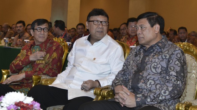 DPR RI melalui Komisi II terus berkeras untuk memuluskan revisi UU Pilkada yang baru disahkan, untuk bisa mengakomodasi dua partai bersengketa, PPP dan Golkar.