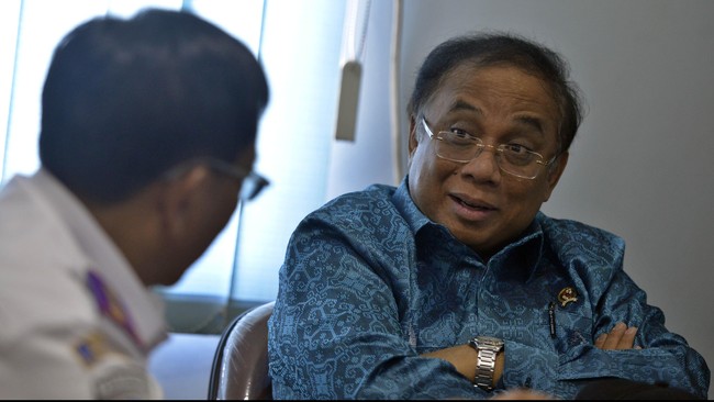 Status Indonesia sebagai negara pengimpor minyak menurut Menko Maritim Indroyono Soesilo akan mempersulit pemerintah dalam menjalankan rencana tersebut.