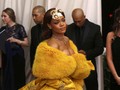 Jelang Natal, Rihanna Buat Penggemar Penasaran