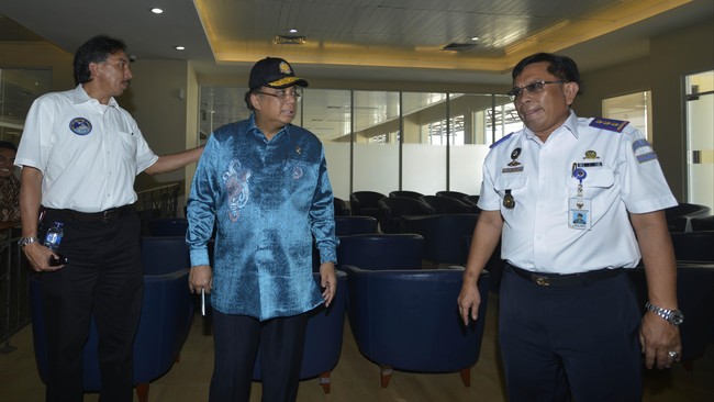 Indroyono diberi tahu menjadi target reshuffle kabinet saat sedang berada di Puncak Jaya, Papua, dalam rangka dinas. Dia pun segera terbang kembali ke Jakarta.