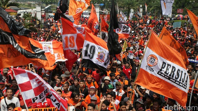 Kapolri Badrodin Haiti berharap kelompok suporter Persija Jakarta, The Jakmania, bisa mendukung jalannya final Piala Presiden 2015 jika digelar di Jakarta.